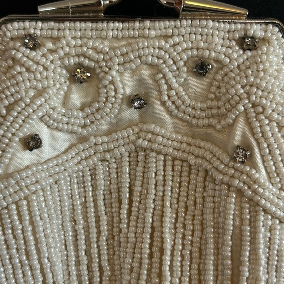 Farfalla London Elegant White Beaded Evening Bag - Picture 5 of 9